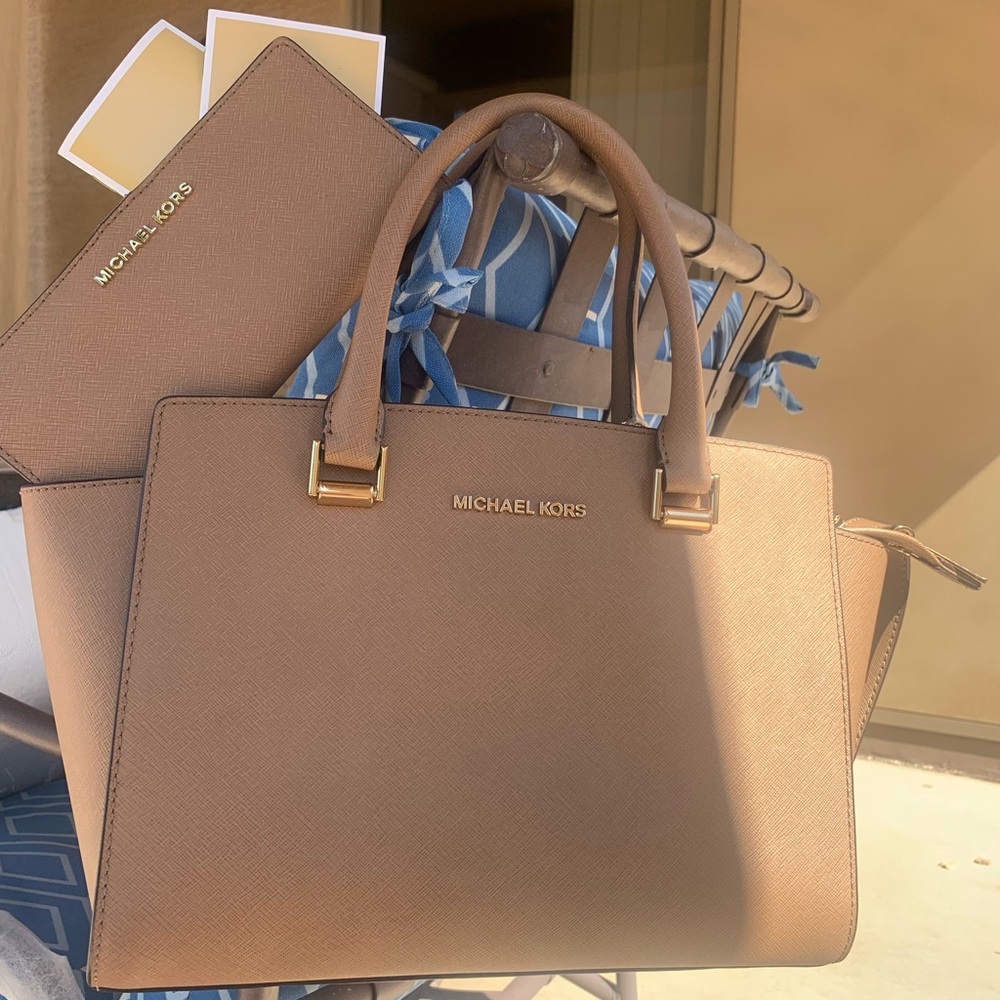 MK Selma MD Satchel with matching wallet